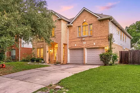 16438 Beewood Glen Dr, Sugar Land, TX 77498