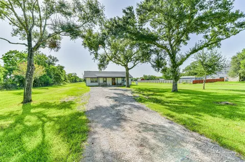 8203 County Road 198, Alvin, TX 77511
