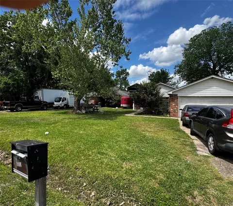 8908 Carousel Ln, Houston, TX 77080