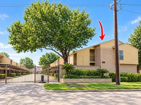 700 Thicket Ln #602, Houston, TX 77079