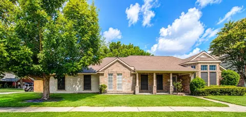 12203 Heritage Grove Dr, Houston, TX 77066