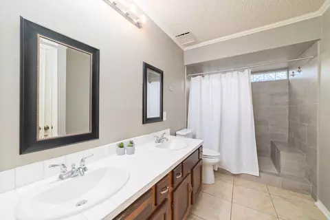Bath - 25402 Mill Pond Ln, Spring, TX 77373 photo 1 of 3