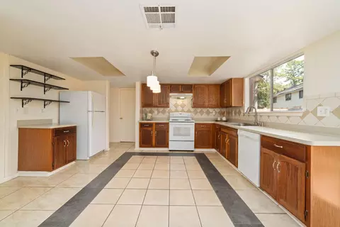 Kitchen - 25402 Mill Pond Ln, Spring, TX 77373 photo 1 of 2