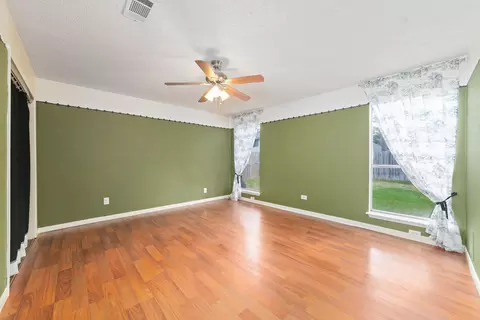 Bedroom - 25402 Mill Pond Ln, Spring, TX 77373 photo 2 of 4