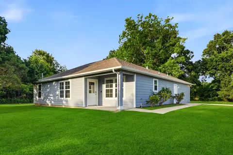 609 Washington Ave, Anahuac, TX 77514