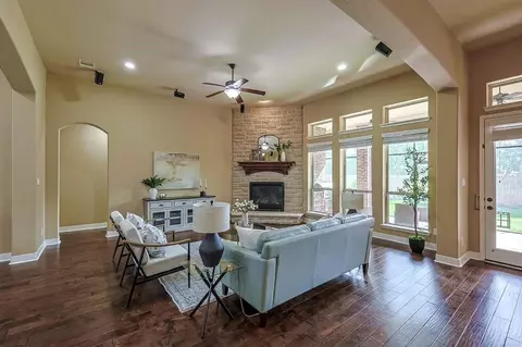 Living - 515 Mill Creek Rd, Pinehurst, TX 77362 photo 1 of 5