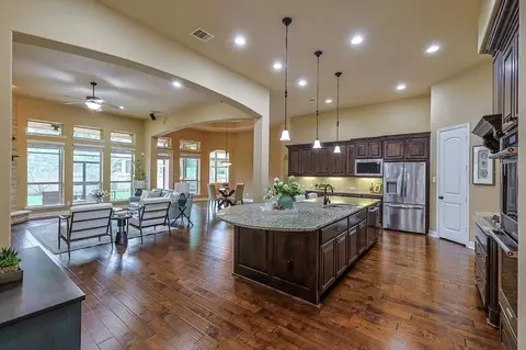 Kitchen - 515 Mill Creek Rd, Pinehurst, TX 77362 photo 1 of 4