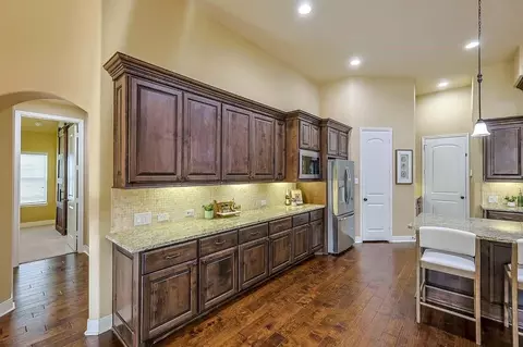 Kitchen - 515 Mill Creek Rd, Pinehurst, TX 77362 photo 4 of 4