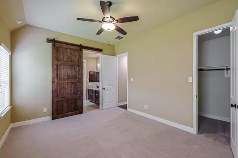 Bedroom - 515 Mill Creek Rd, Pinehurst, TX 77362 photo 7 of 9