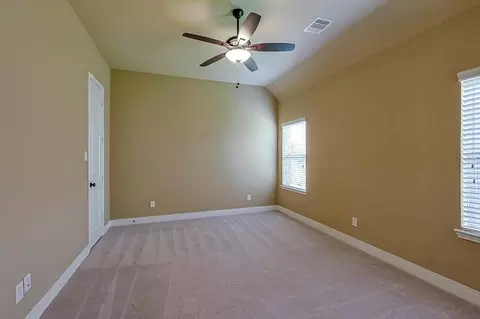 Bedroom - 515 Mill Creek Rd, Pinehurst, TX 77362 photo 6 of 9