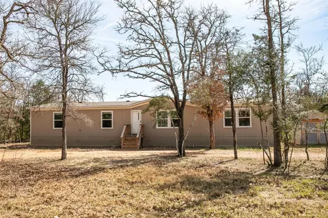12899 Young Ln, Carmine, TX 78932