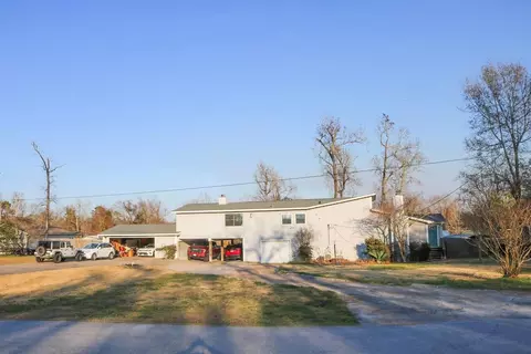 146 Creekside Dr, Onalaska, TX 77360