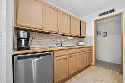 Kitchen - 22926 Millgate Dr, Spring, TX 77373 photo 4 of 5