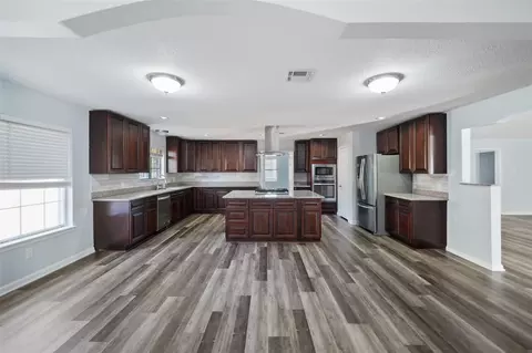 5107 Whittier Oaks Dr, Friendswood, TX 77546