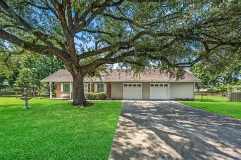613 Grantham Rd, Baytown, TX 77521