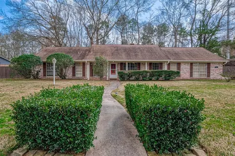 331 Maple Ln, Conroe, TX 77304 photo 1