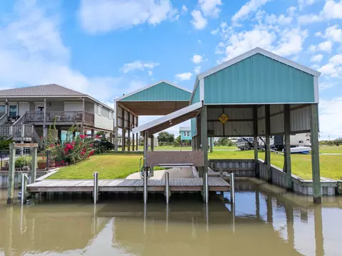 3569 County Road 202, Sargent, TX 77414