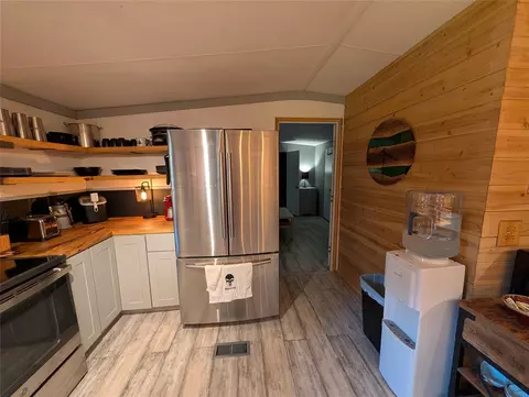 Kitchen - 346 Lakeside Cir, Trinity, TX 75862 photo 5 of 10