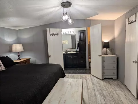 Bedroom - 346 Lakeside Cir, Trinity, TX 75862 photo 2 of 5