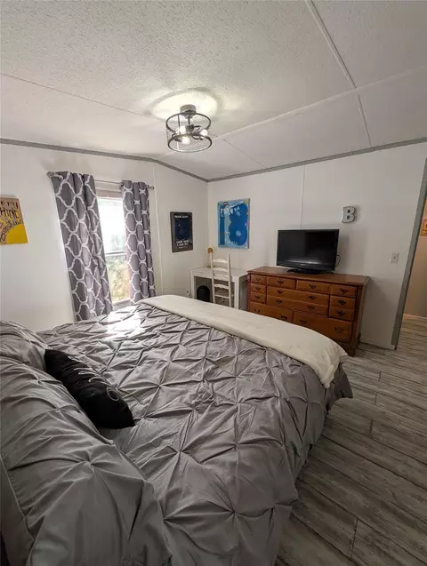 Bedroom - 346 Lakeside Cir, Trinity, TX 75862 photo 4 of 5