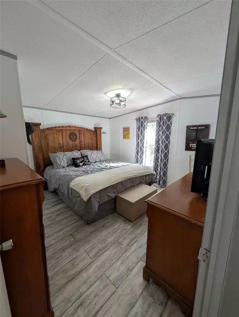 Bedroom - 346 Lakeside Cir, Trinity, TX 75862 photo 5 of 5
