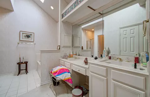 Bath - 16714 Manningtree Ln, Spring, TX 77379 photo 1 of 7