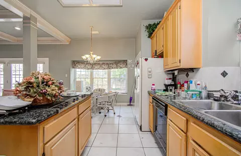 Kitchen - 16714 Manningtree Ln, Spring, TX 77379 photo 3 of 7