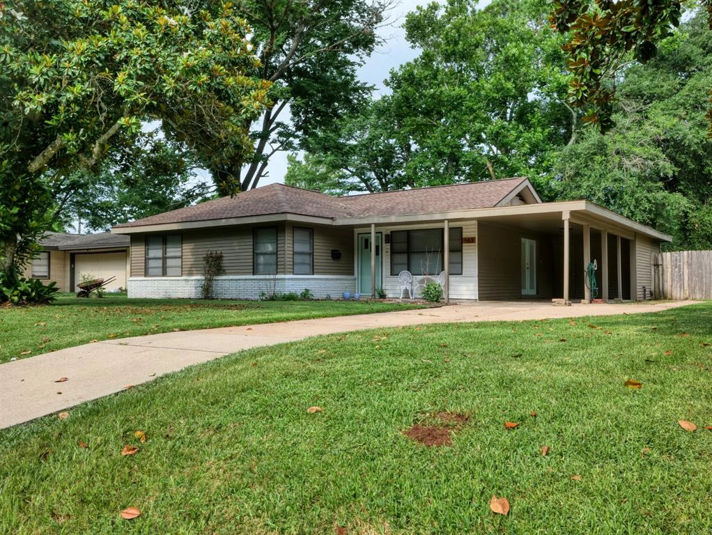 163 Oak Dr  