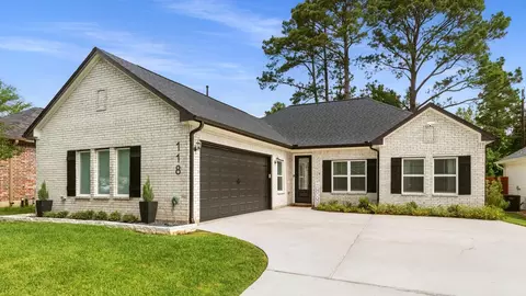 118 Wick Willow Rd, Montgomery, TX 77356