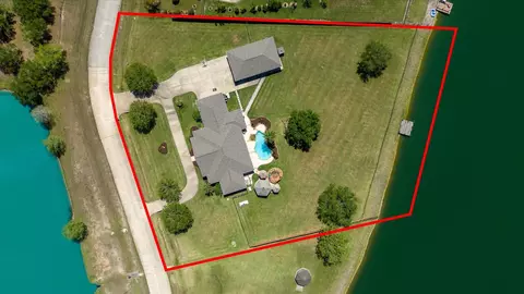 226 Quail Ridge Ln, Dickinson, TX 77539