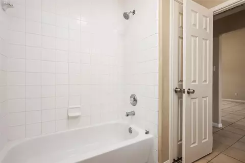 Bath - 4414 Bridgevillage Dr, Spring, TX 77373 photo 3 of 5