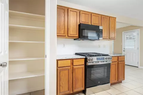 Kitchen - 4414 Bridgevillage Dr, Spring, TX 77373 photo 9 of 10