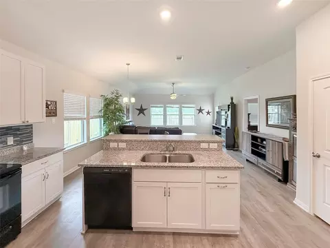 Kitchen - 209 Bryan Way, Angleton, TX 77515 photo 3 of 3