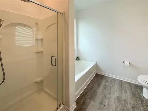 Bath - 209 Bryan Way, Angleton, TX 77515 photo 2 of 4