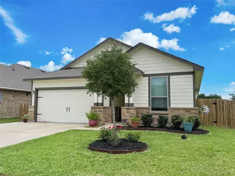 Exterior - 209 Bryan Way, Angleton, TX 77515 photo 3 of 4