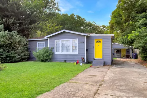 1009 11th St N, Texas City, TX 77590