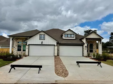 420 E Coralburst Loop, Montgomery, TX 77316