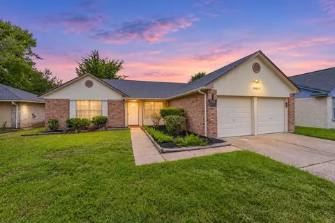 20015 Lions Gate Dr, Humble, TX 77338