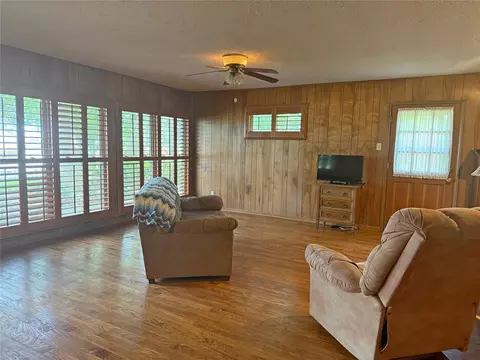 Living - 192 Sam Houston Loop, Point Blank, TX 77364 photo 5 of 10