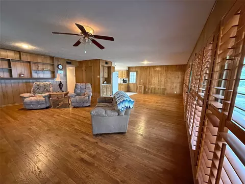 Living - 192 Sam Houston Loop, Point Blank, TX 77364 photo 2 of 10