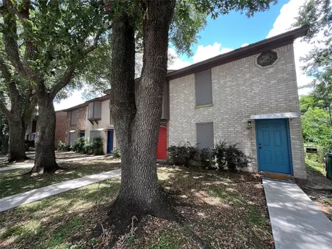 Exterior - 1039-1045 N Chenango St, Angleton, TX 77515 photo 3 of 8