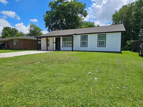 2129 Raspberry Ln, Pasadena, TX 77502 photo 3