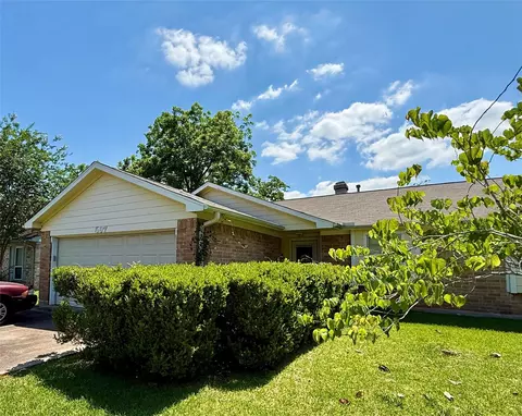 507 Land Grant Dr, Richmond, TX 77406