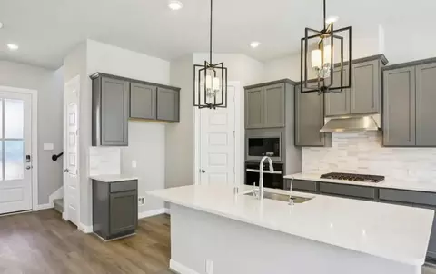 2208 King Mackerel Dr, Kemah, TX 77565