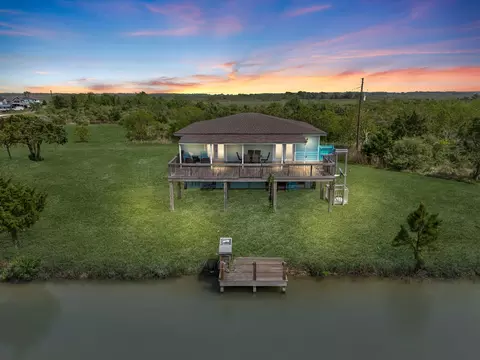 510 Flamingo Dr, Monroe City, TX 77514