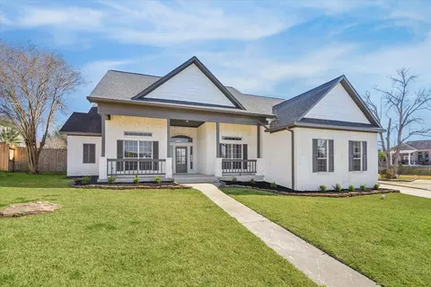 5437 Edgewater Ct, Willis, TX 77318