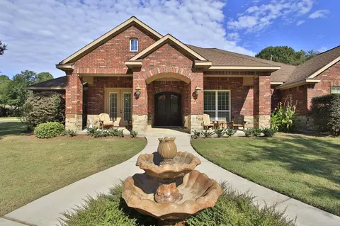 Exterior - 1547 Ruby Dr, Willis, TX 77378 photo 4 of 12