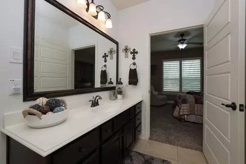 Bath - 1547 Ruby Dr, Willis, TX 77378 photo 6 of 8