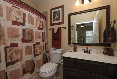 Bath - 1547 Ruby Dr, Willis, TX 77378 photo 4 of 8