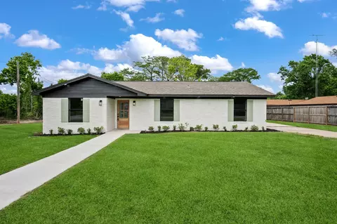 1313 Cos St, Liberty, TX 77575